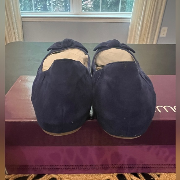 Brand new never worn has a small stain on the top of the shoe see pictures - Picture 5 of 7